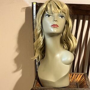 Blond wig blond roots